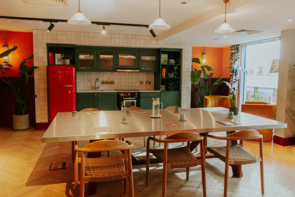 r2b kitchen ws scaled